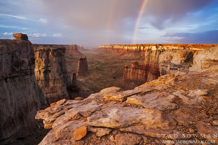 Arizona,canyon,rainbows,sunset,clouds,warm,scenic,desert sunset photo,desert sunset photos,desert rainbows,navajo,hopi,southwest